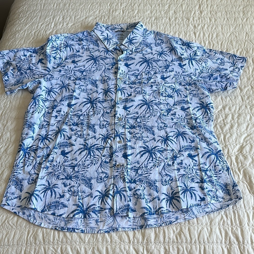 IZOD Saltwater Men’s button down shirt XXL. Tropical, floral Hawaiian, travel